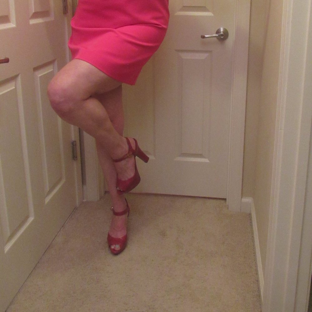 SERGIO ROSSI- Raspberry Patent, Peeptoe, Platform Sandals ~ Size 10 - Picture 10 of 13
